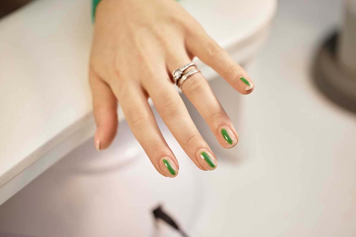 womans neat manicure for springtime