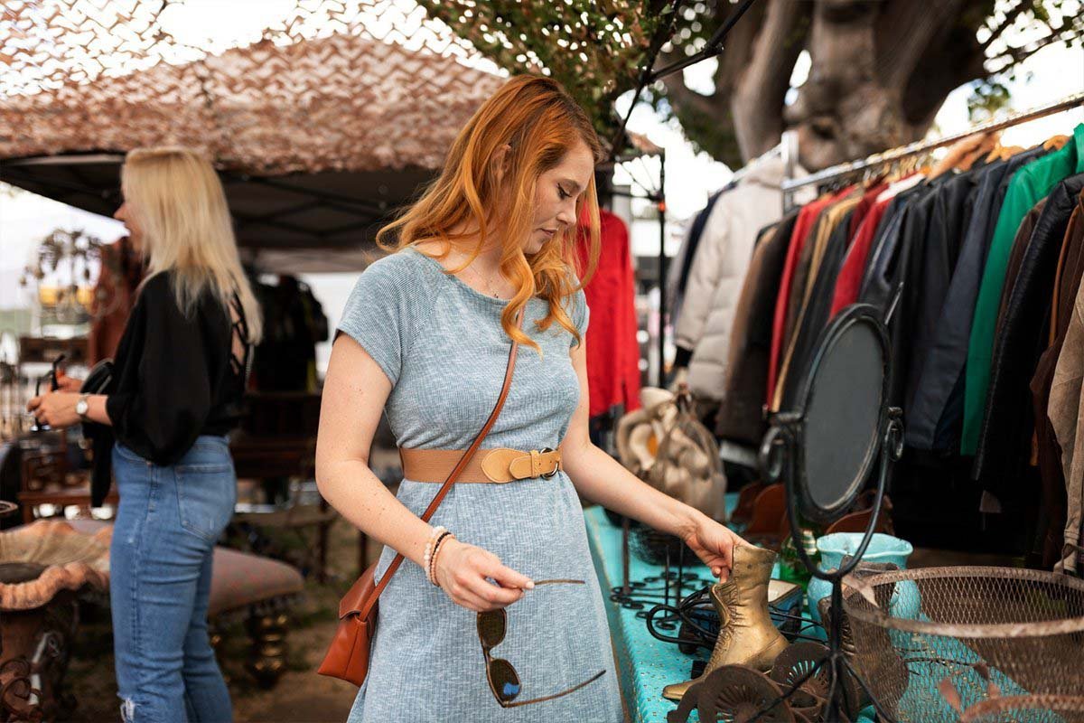 Exploring-Thrift-Fashion-Sustainability-and-Identity-in-the-Fashion-Thrift-Society