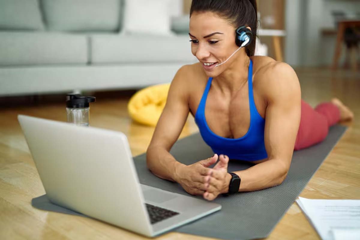 What Are the Key Considerations When Choosing an Online Personal Trainer?