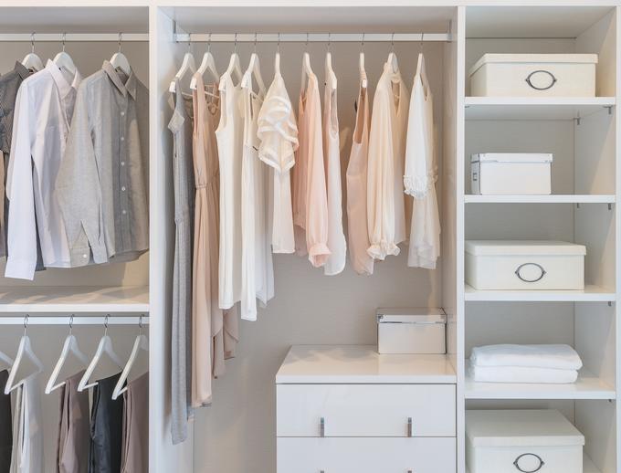 We all love jumping on board a hot new fashion trend but let’s face it, no wardrobe would be complete without the essentials. From the classic white tee to a versatile maxi dress, here are some of the key essentials you should have in your summer capsule wardrobe.